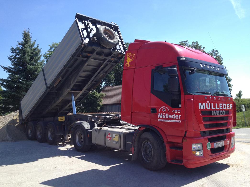 Iveco Stralis mit Kippaufleger